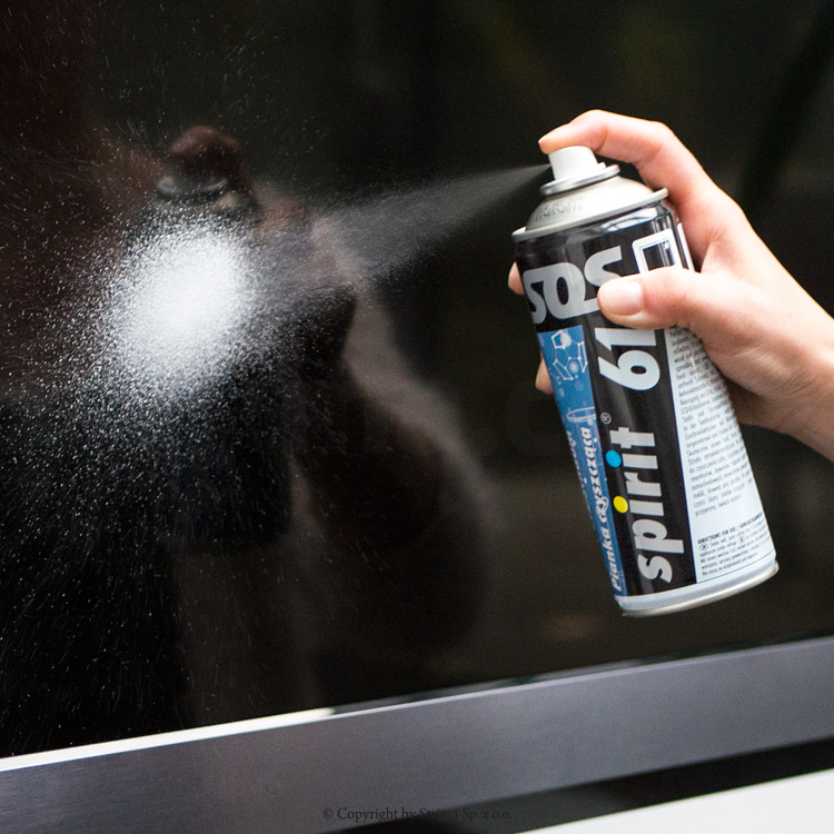 Active foam cleaner